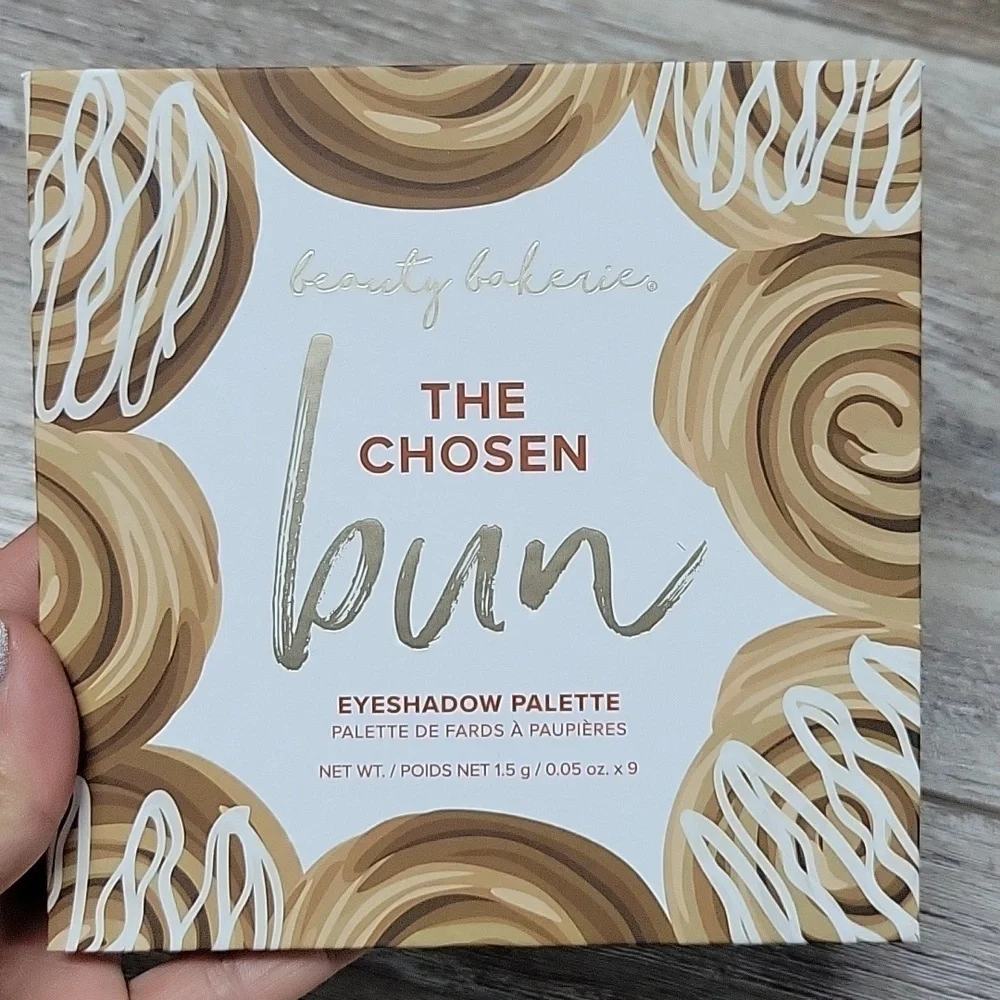 Beauty Bakerie The Chosen Bun Eyeshadow and Cotton Candy Champagne Blush Palette